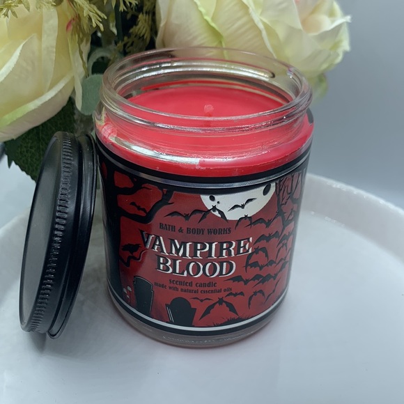 Bath & Body Works Vampire Blood Signature Single Wick Candle - Picture 3 of 5